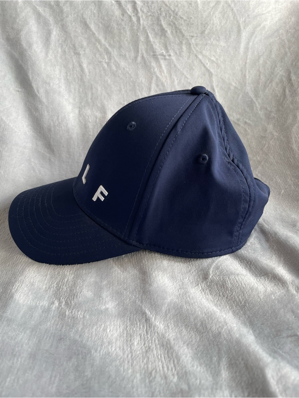 TaylorMade LOGO Golf Hat - Picture 4 of 6